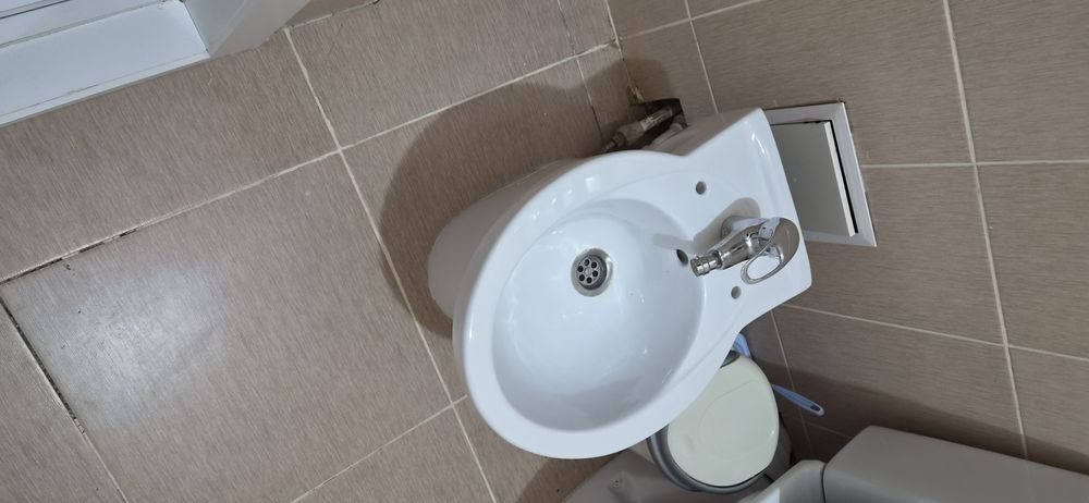 Продам биде с краном