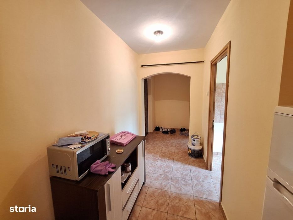 Apartament 3 camere etaj 2,zona Orizont