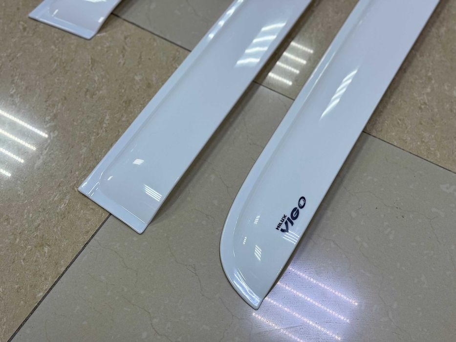 Ветровики на Toyota Hilux