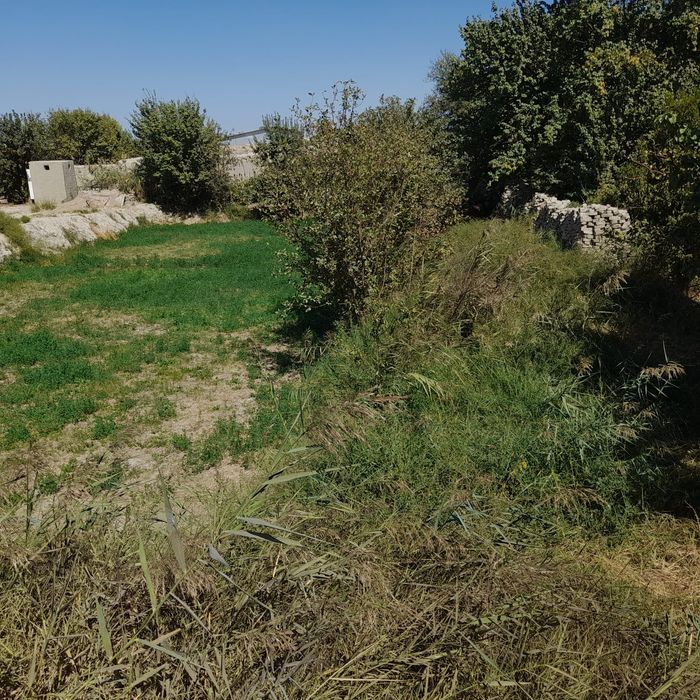 Ер участкаси сотилади запчаст бозор оркаси