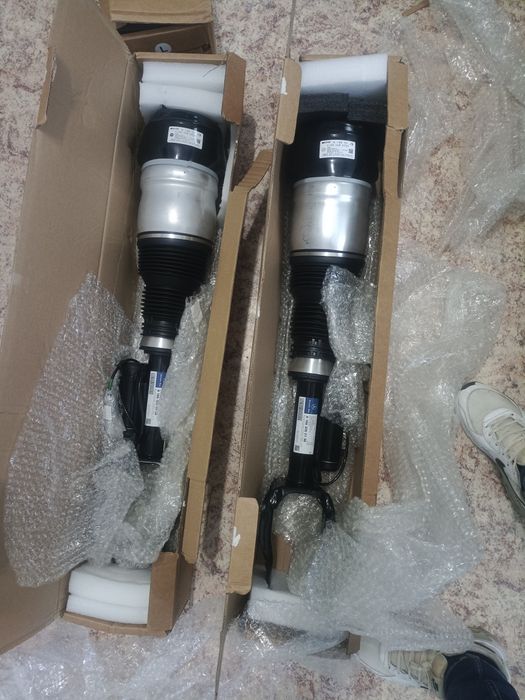 Стойка стойки Мерседес GL X166 ML W166 AMG