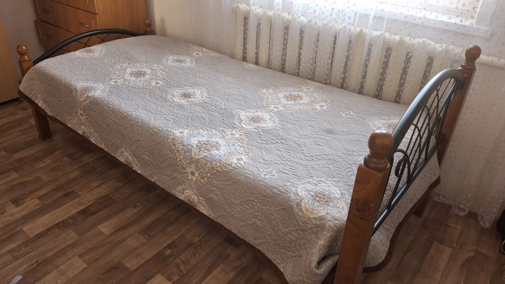 Спальный кровать