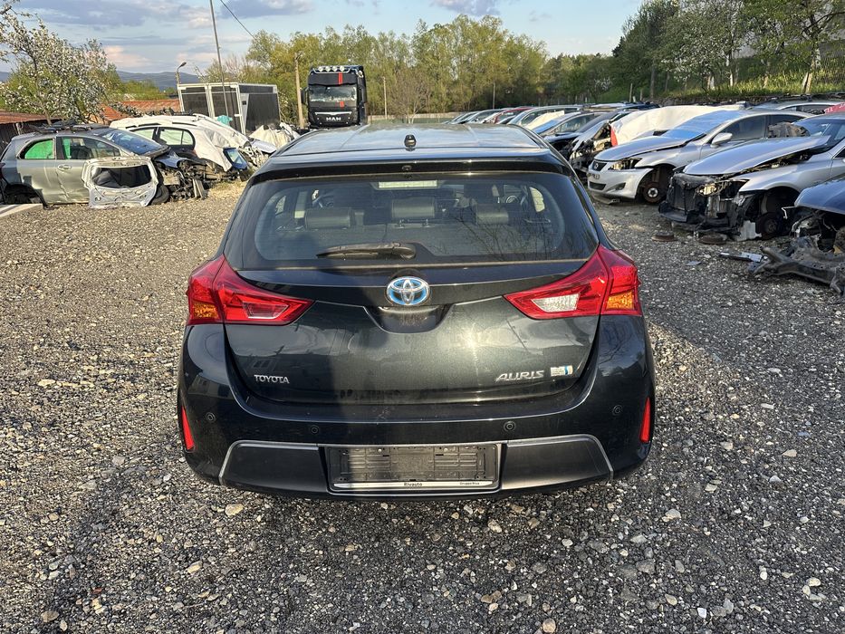 Toyota Auris Тойота Аурис 1.8 hybrid 136 кс 2014 На Части!