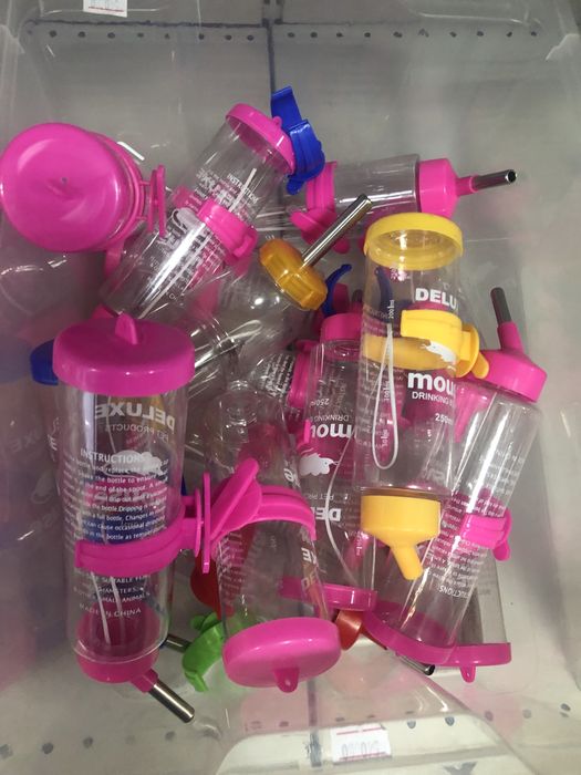 Поилки для попугаев и хомяков