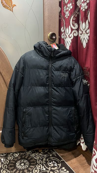 Продам куртка Reebok