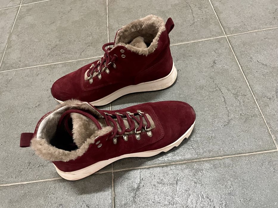 Обувки с пух