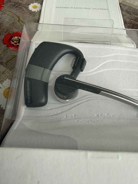 Plantronics voyager legend NOU