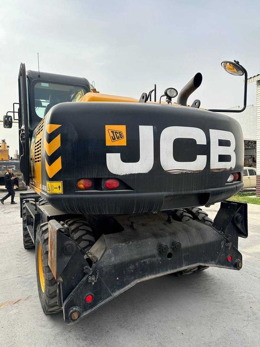 ekskavator  a'lo holatda 2022 i