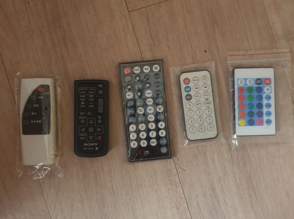 Пульт на  Sony и Speaker.