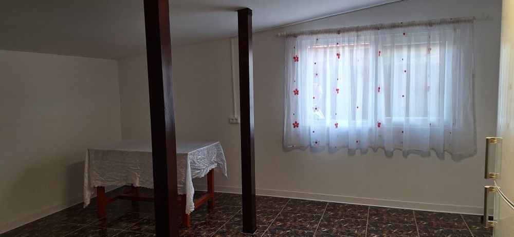 Inchirez o camera la curte