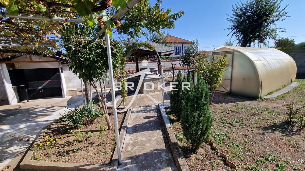 Продава се Къща в с. Николово, Област Хасково - 128 кв.м за 625 €/кв.м - Снимка #1