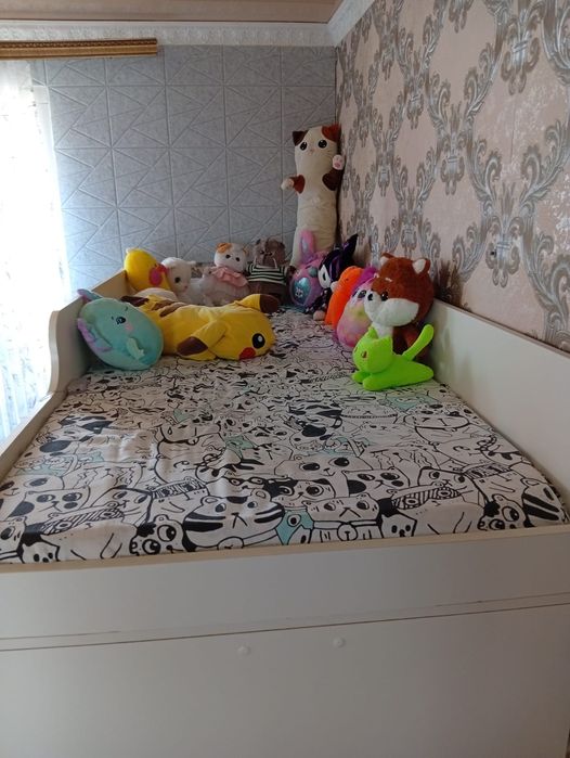 Продам кровать  чердак
