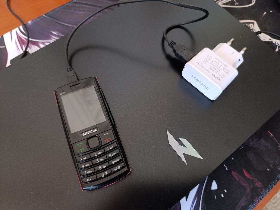 Продам кнопочный телефон