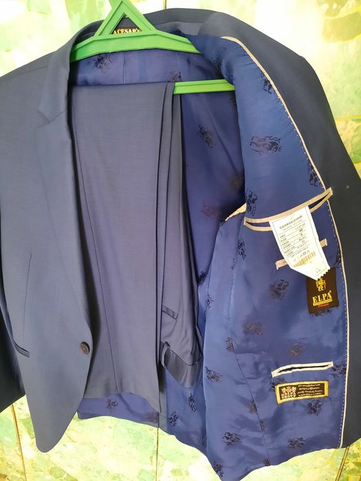 Продам мужской костюм