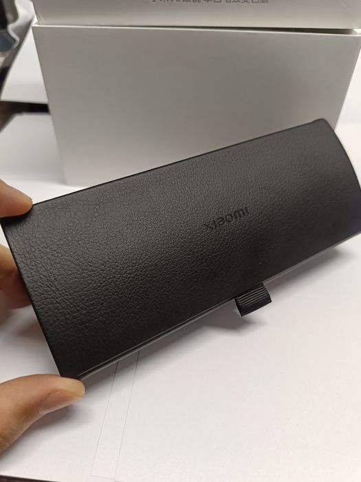 Xiaomi AI Glasses с фотохромом