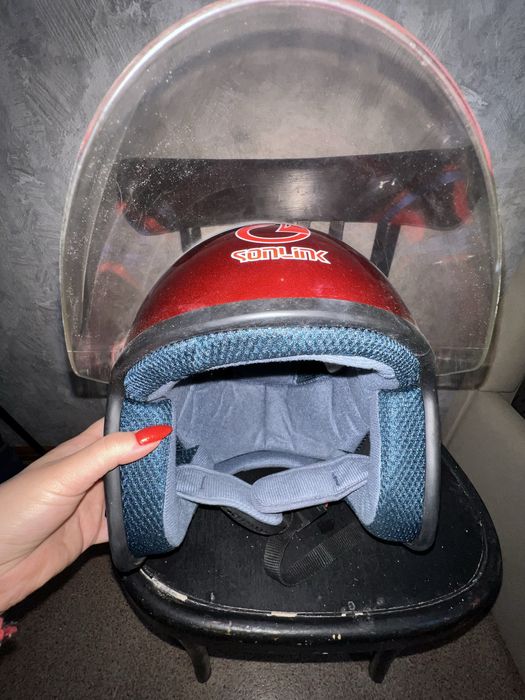 Продается Шлем для скутера