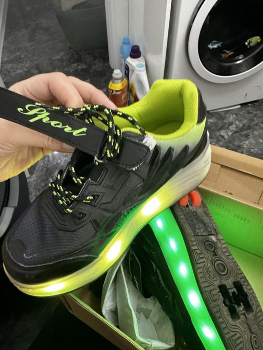 Маратонки кънки ройлери 36 ном светещи