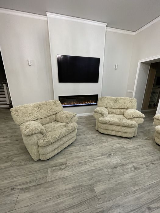 Диваны продам 2шт +2 кресла