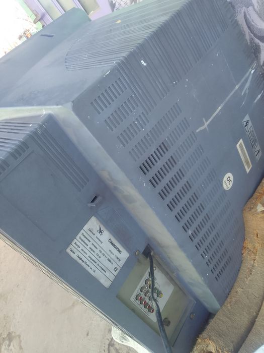 Телевизор  цветной.