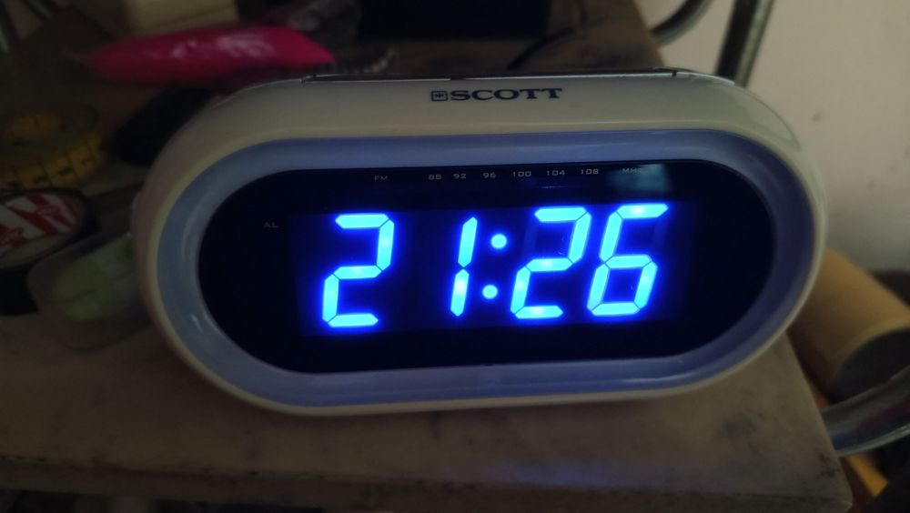 Дог станции радио часовници с блутут