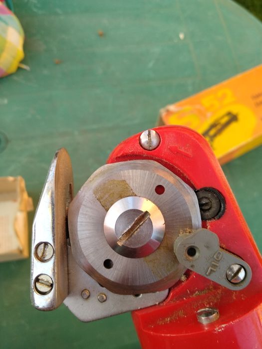 Машина за рязане на платове