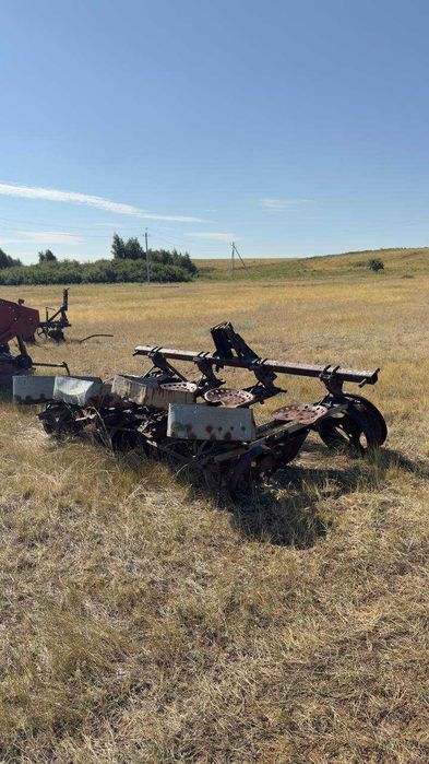 Трактор, навесное сельхозоборудование, вагончик