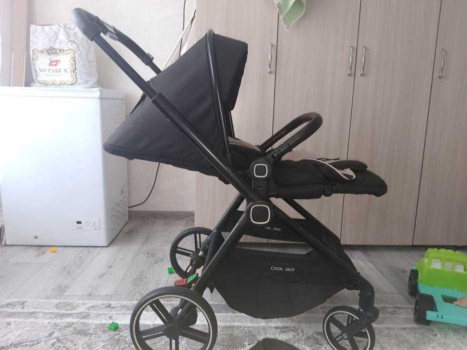 Коляска прогулочная