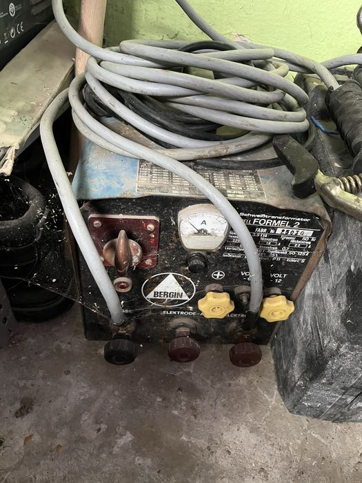 De vânzare moara cu motor și aparat de sudura