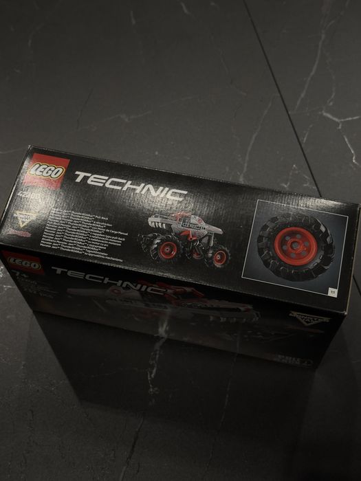 LEGO Technic Monster Jam ThunderROARus (42200)