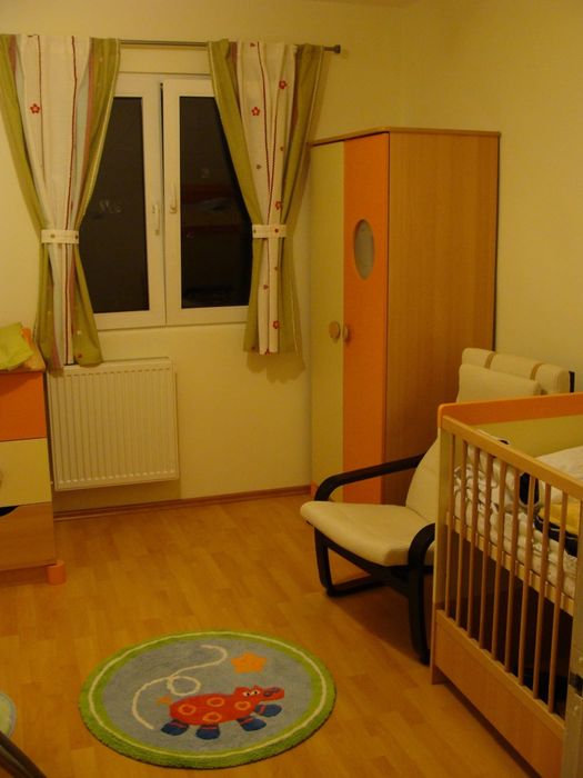 Mobilier camera bebe fete sau baieti. Dulap. Pat. Masa schimb.