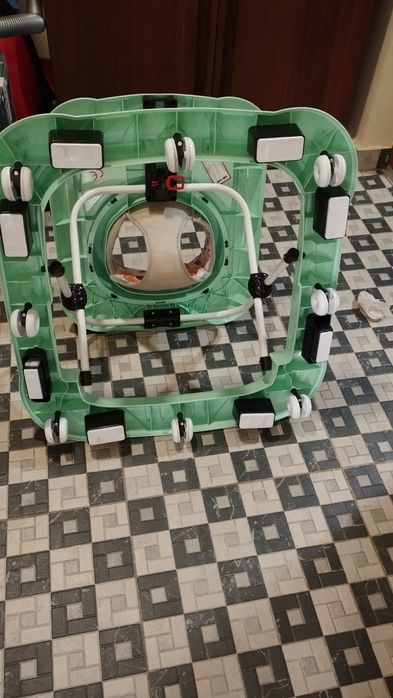 Проходилка за деца Moni