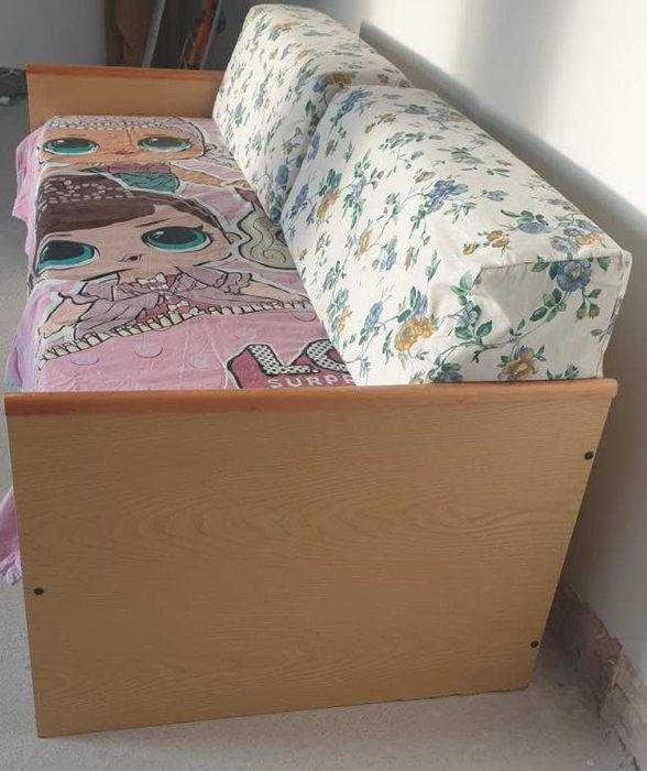 Canapea extensibila schelet metalic