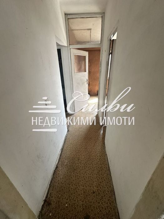 Продава се Двустаен апартамент в Търговище, Запад 2 - 75 кв.м за 505 €/кв.м - Снимка #4