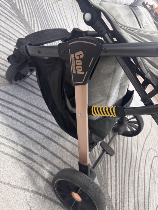 Коляска чемодан.