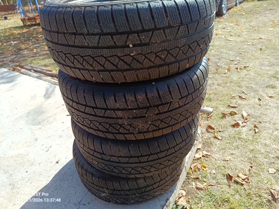 Зимни гуми 18 ки. 235/50 R18