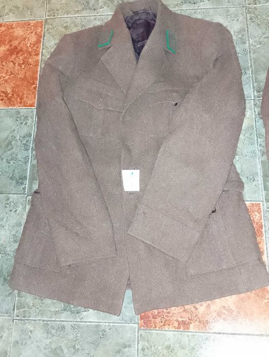 Зимна войнишка куртка и офицерски колан от,, соца"