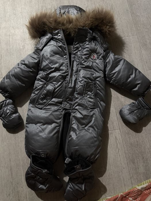 Продам два комбеза  и дайсон