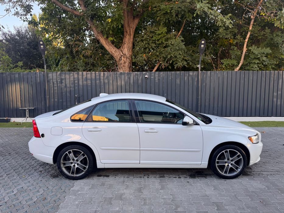 Vind VOLVO S 40  GPL