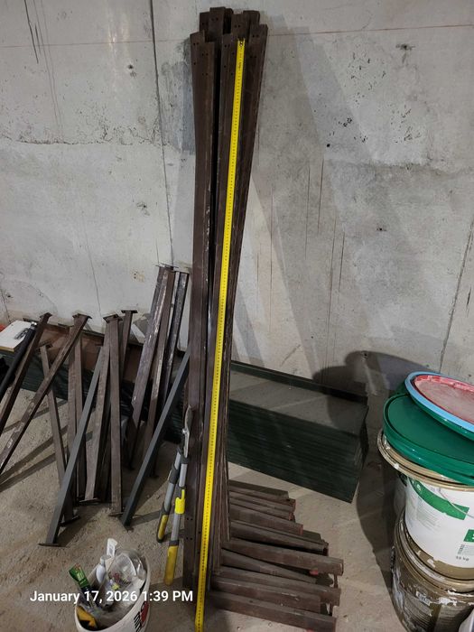 метеални стелажи