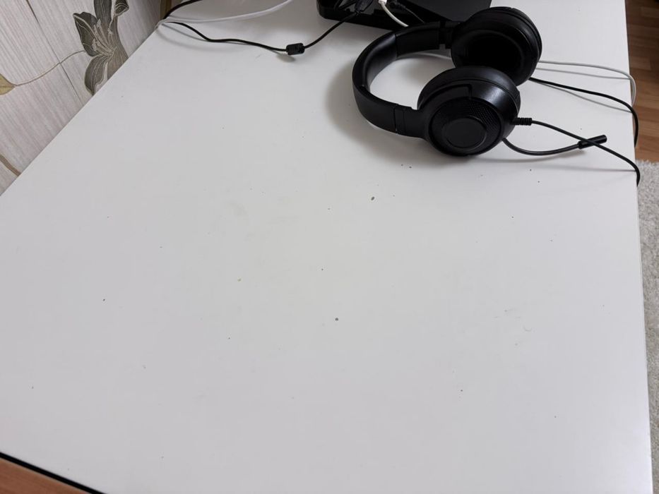 Продам стол IKEA