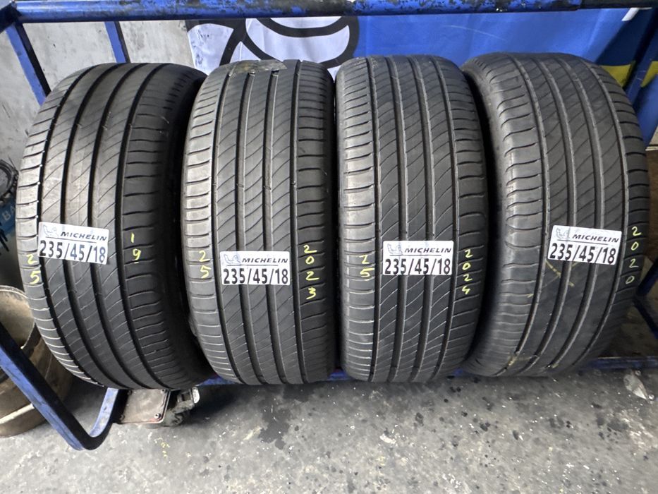 235/45/18 Michelin