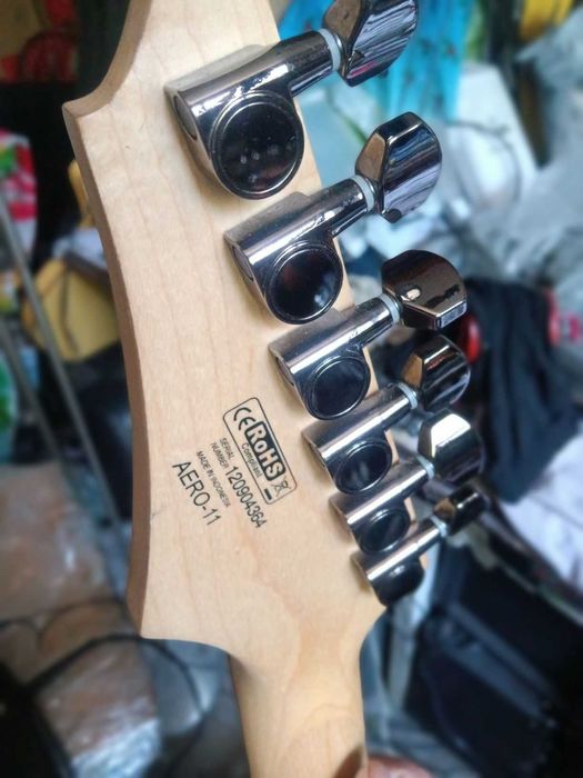 Китара Superstrat колекция редки качествени модели,може+ кубе,процесор