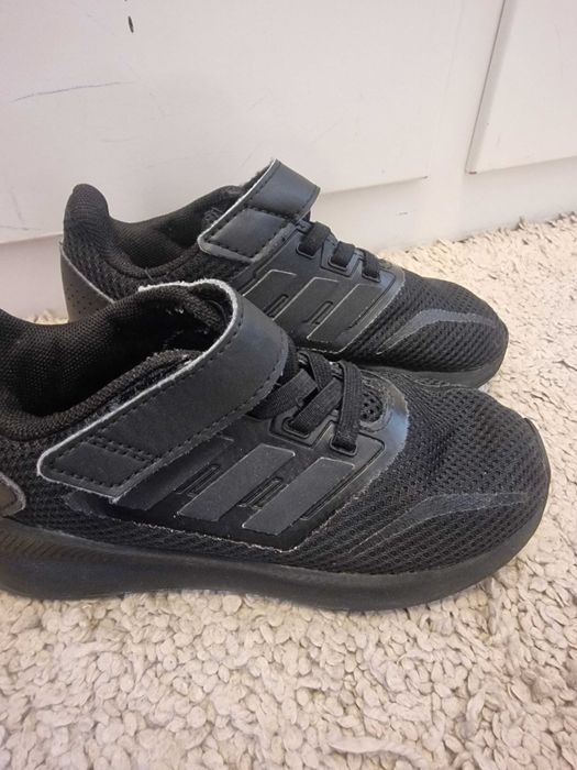 Adidasi Adiddas material textil