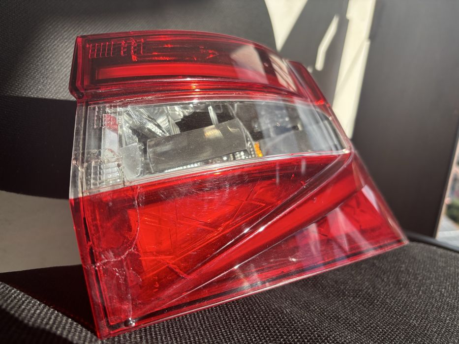 Заден десен стоп skoda superb 3