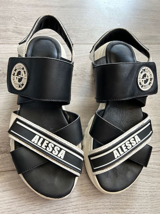 Сандали Аlessaа нови