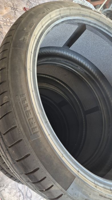Pirelli P Zero 275/35 R21