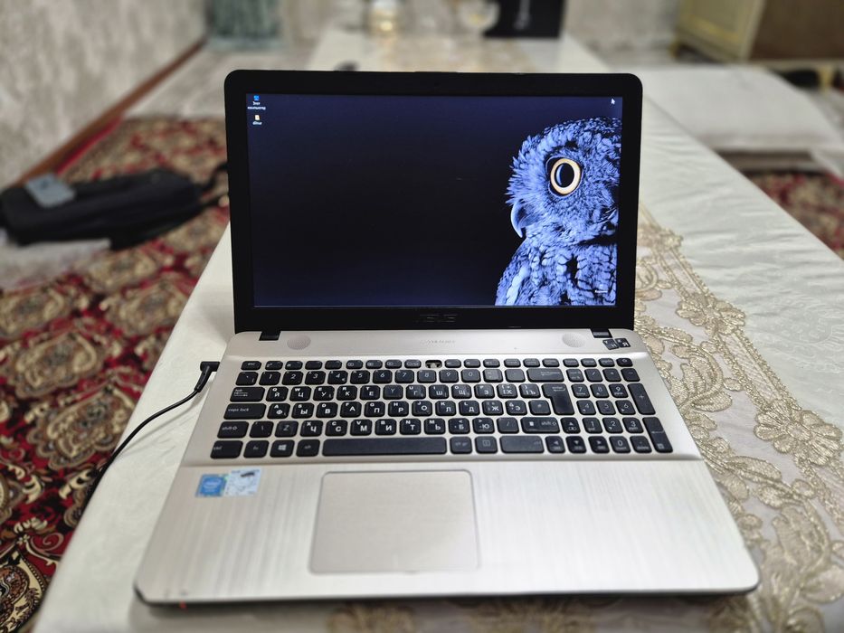 Noutbook ASUS sotiladi