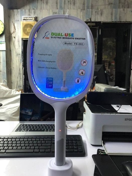 Мухобойка ракетка электрическая от насекомых,комаров