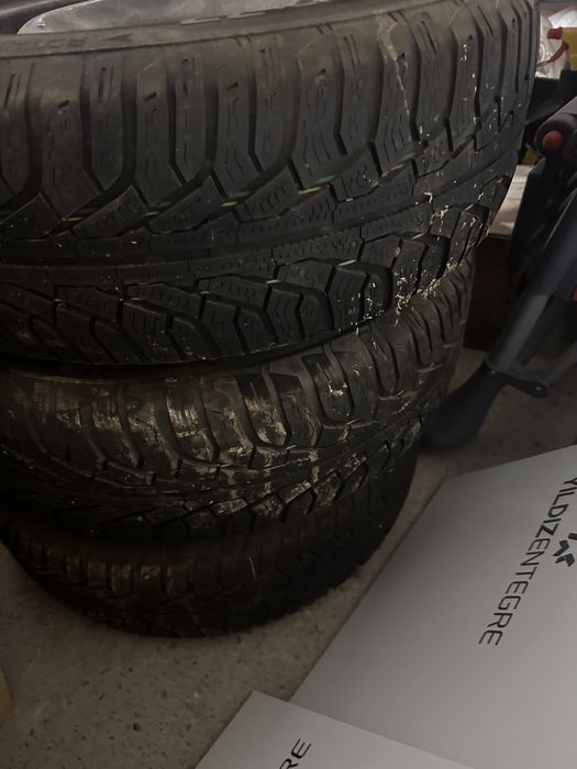 Roti nissan 215/65/16 de iarna dot 2018 100€ fix