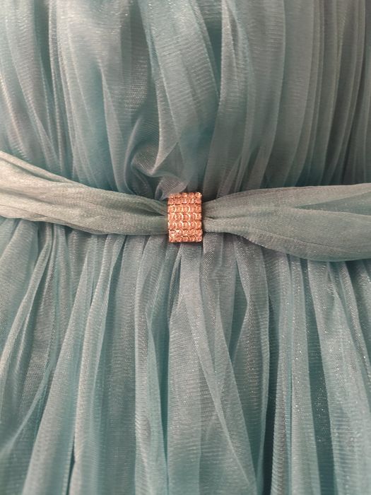 Продавам бална рокля